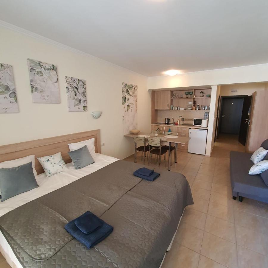 Andalucia Beach - Sea Viev Apartments Елените Экстерьер фото